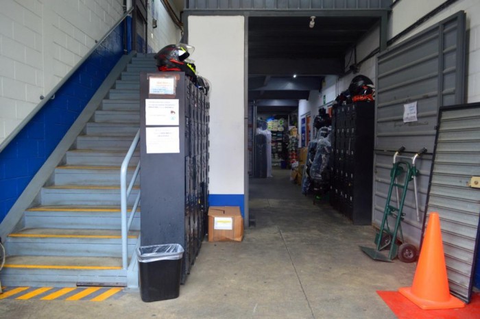 Venta de Ofibodega dentro de Empresarial  zona 4 Mixco - Miniatura 12