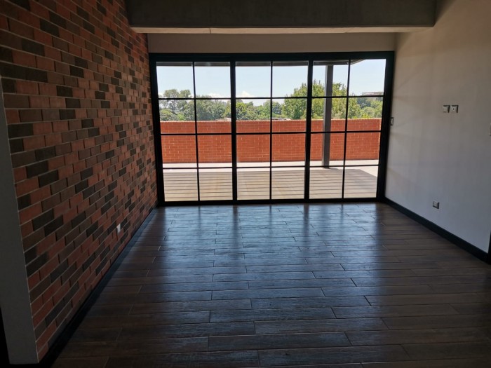 Rento amplio y moderno apartamento en zona 14