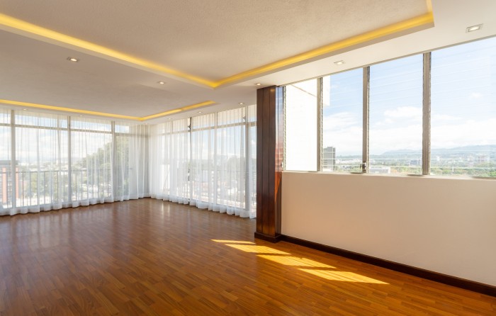 Plus Real Estate vende/ renta apartamento en zona 10 — foto 4