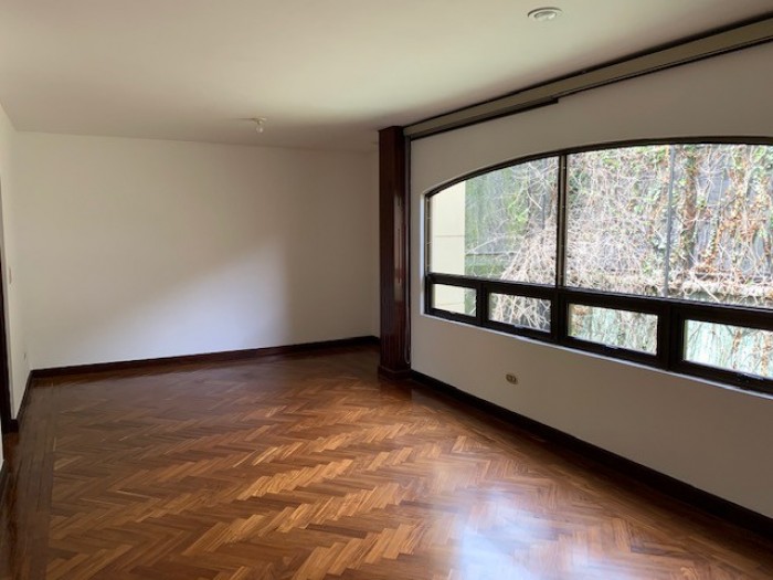 Renta apartamento en Zona 10 cerca de Oakland Mall - Image 2
