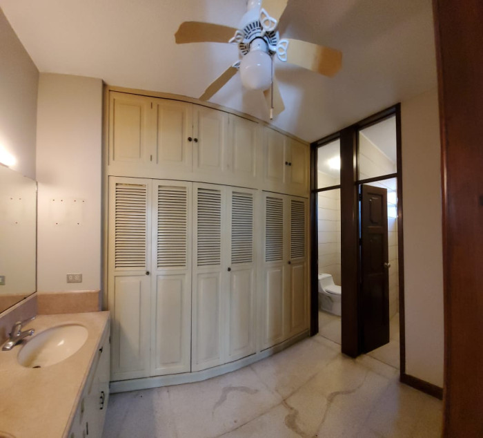 CASA GRANDE EN VENTA EN ZONA 15 VHll — foto 15