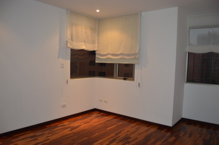 Apartamento alquiler 3 Habitaciones Zona 14 - Miniatura 4