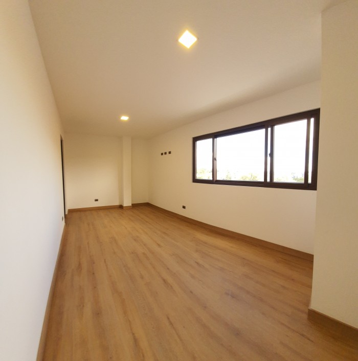 Amplia Casa de 4 habitaciones en Venta Vista hermosa 1 - Miniatura 6