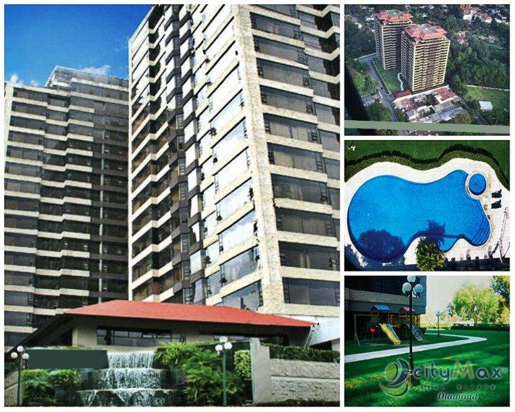 Apartamento en Venta en Zona 10 - Image 1