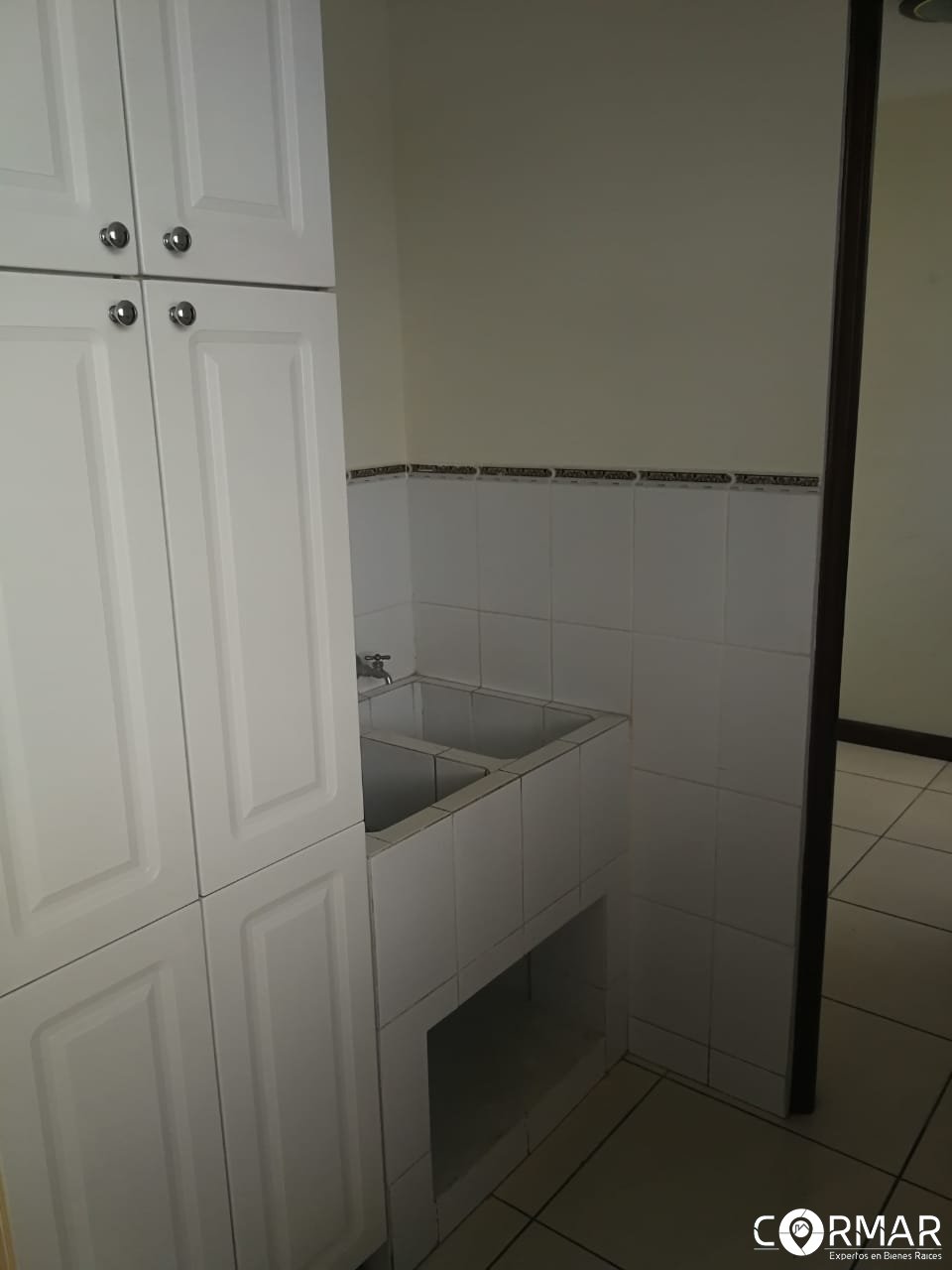Apartamento amplio e iluminado en alquiler, zona 14 - Miniatura 9