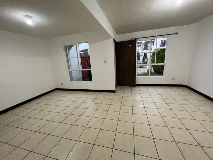 Casa En Venta En Alameda de Santa Clara Villa Nueva — foto 4