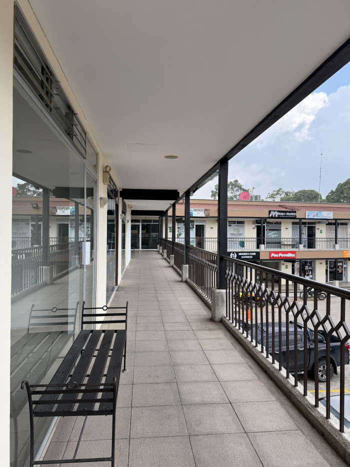 LOCAL COMERCIAL EN RENTA EN SAN LUCAS SACATEPEQUEZ — foto 2