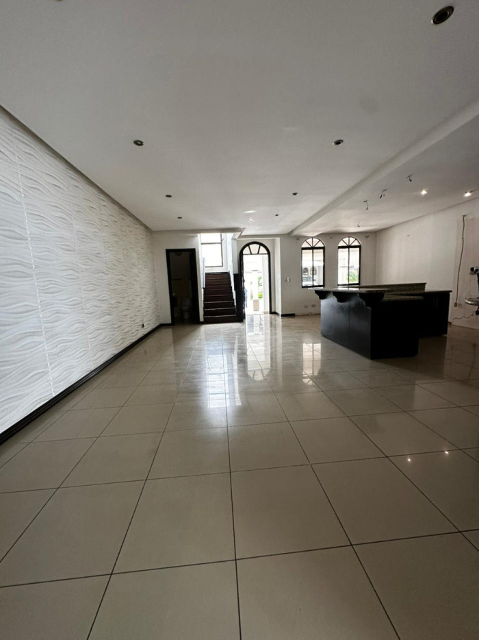 Hermosa Casa en Venta en Pozos de Santa Ana - 14