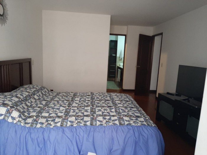 RENTO Apartamento en Sector Premium, Zona 14 - Image 1
