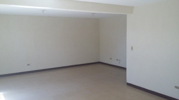 REMATO REMATO REMATO Casa 2 niveles! Carr.Salvador! — foto 2