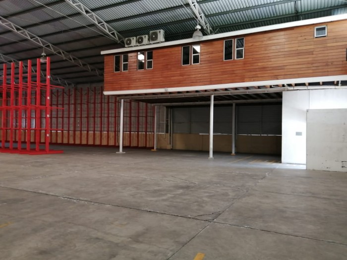 Bodega en renta en zona 5 Calzada la Paz - Image 5