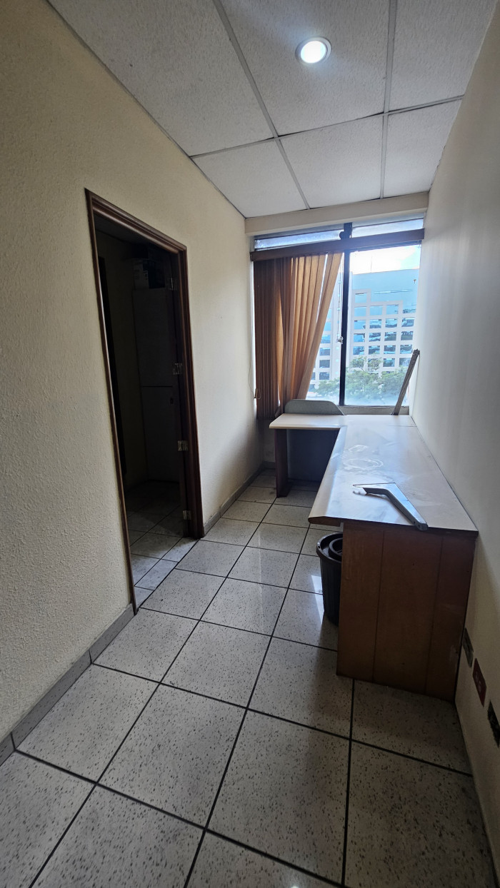 LOCAL EN #RENTA EN ZONA 9 — foto 14