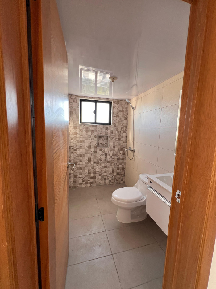 En Renta Apartamento en Evaristo Morales DN — foto 3