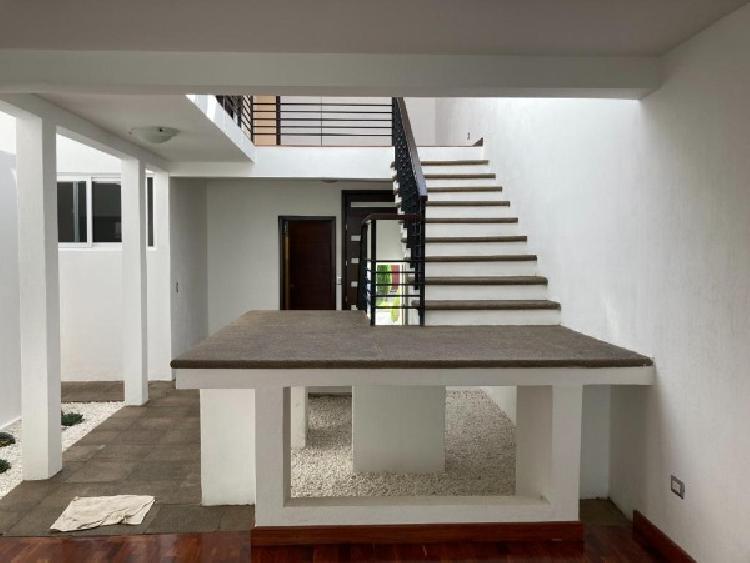 Casa en Venta en Residenciales Hacienda Real, Zona 16