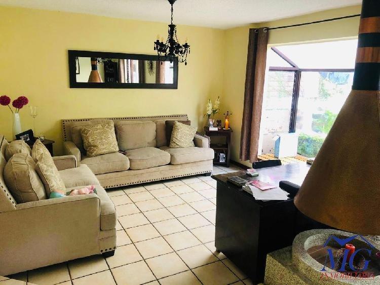 VENDO CASA EN ZONA 11 LAS CHARCAS