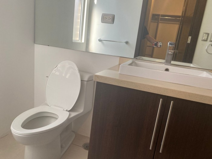 Apartamento en alquiler en zona 14, excelente ubicación — foto 5