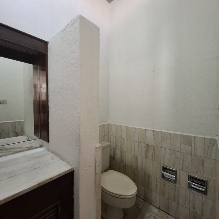 Casa en renta en zona 10 Bulevar Los Próceres - Miniatura 19