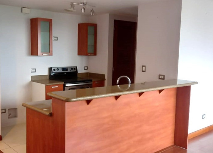 APARTAMENTO EN RENTA ZONA 14 LA CAÑADA - Image 3