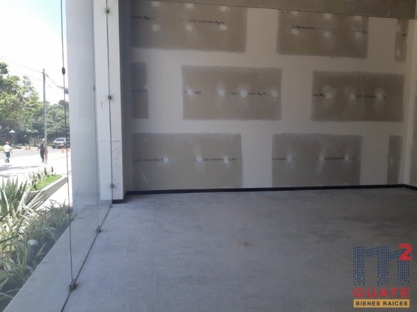 Local de 150 m2 de construcción en Renta, Zona 14