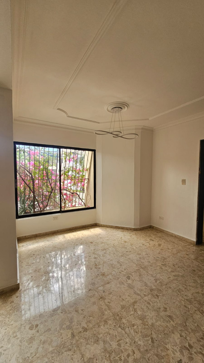 APARTAMENTO EN ALQUILER EN LA CASTELLANA 1ER NIVEL — foto 8