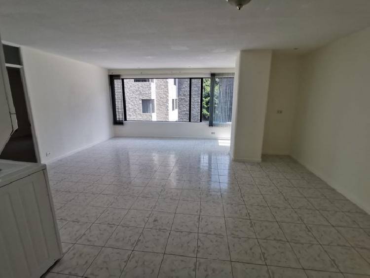 Rento bonito apartamento en zona 10 — foto 2