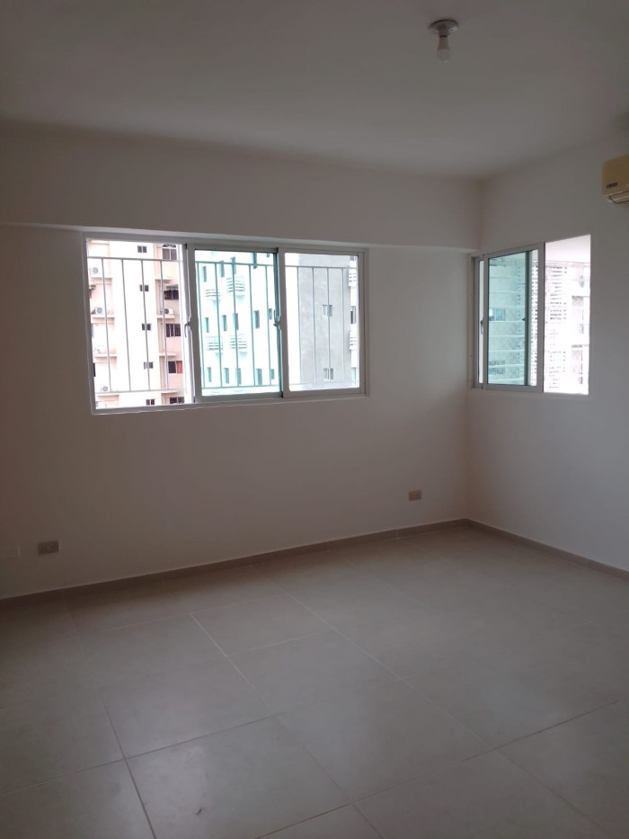 Apartamento en Alquiler en Evaristo Morales - 3