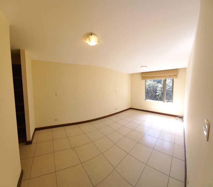 Apartamento en renta en zona 10 cerca de 20 calle - Image 3