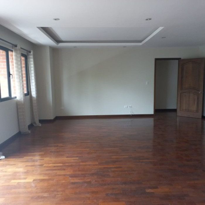 Plus Real Estate vende/ renta apartamento en zona 15 VHII — foto 2