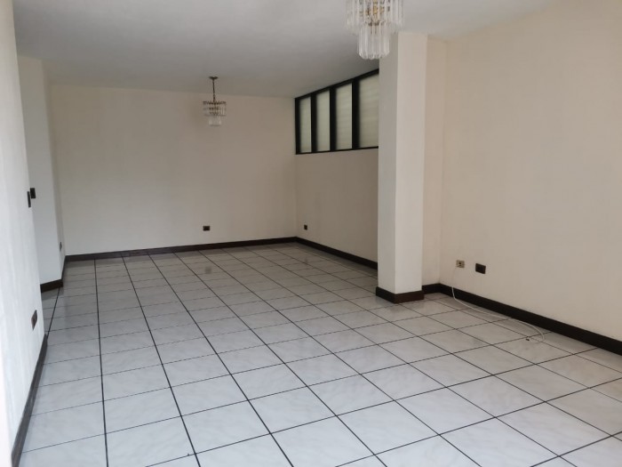 Rento cómodo y amplio apartamento en zona 14 — foto 3