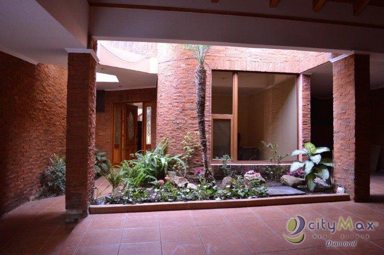 Venta Casa de lujo en Condominio El Prado zona 10 - Image 5