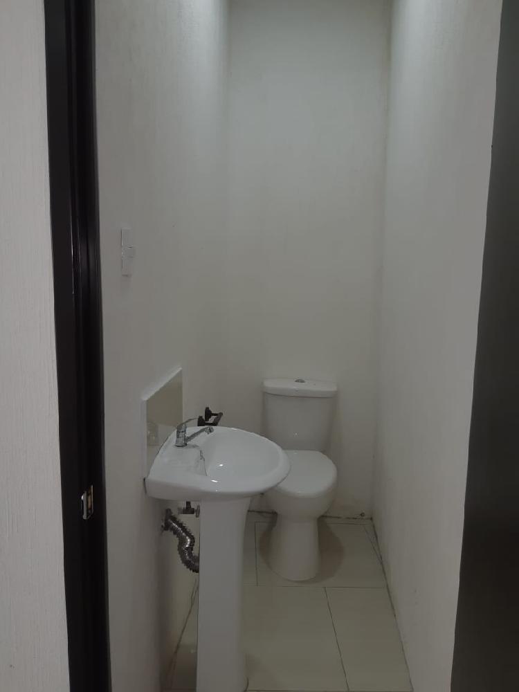 Propiedad grande para sala de ventas u oficinas . — foto 7
