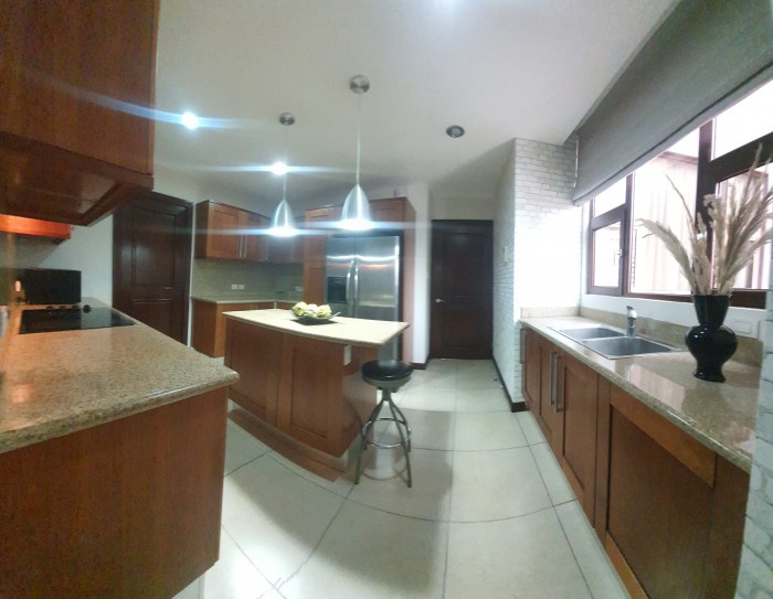 Amplio Apartamento Amueblado en Zona 14 - Miniatura 8