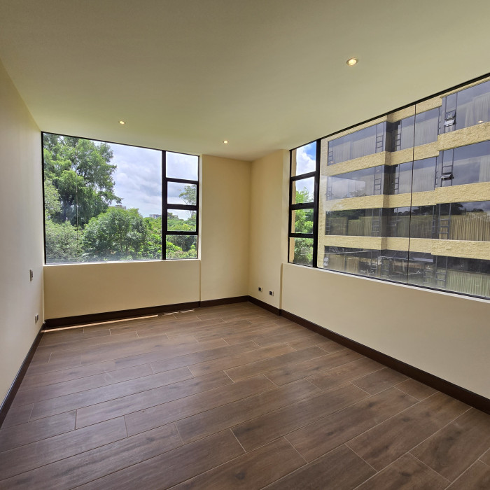 En venta apartamento en Oakland zona 10 Guatemala - Image 5