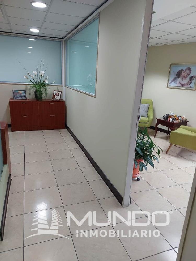 OFICINA EN VENTA EN ZONA 10 - Miniatura 8