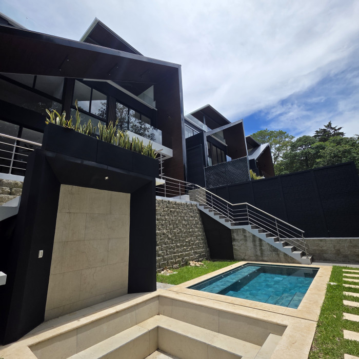 Casa en Venta en Laguna El Pino Guatemala - Image 2