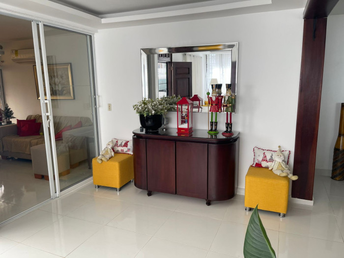VENTA DE CASA CON PATIO EN LLANOS DE GURABO - 3
