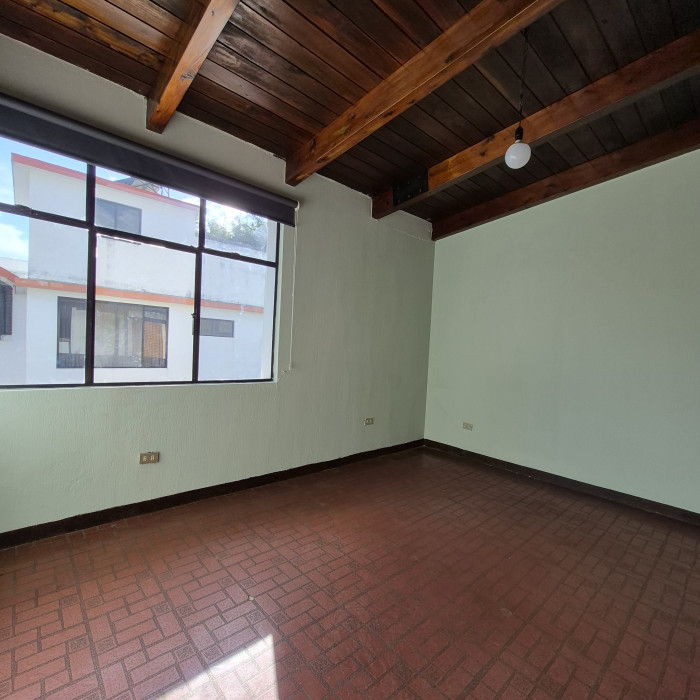 Casa en renta para oficinas zona 15 Vista Hermosa 1 - Miniatura 15
