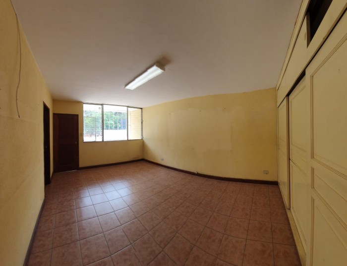 Casa en renta para negocio en zona 13 Av Las Américas — foto 5