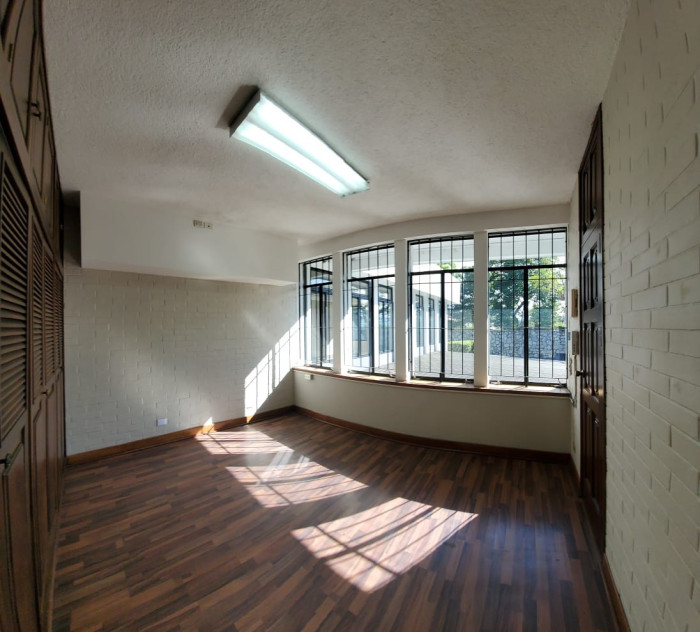 CASA GRANDE EN VENTA EN ZONA 15 VHll — foto 13
