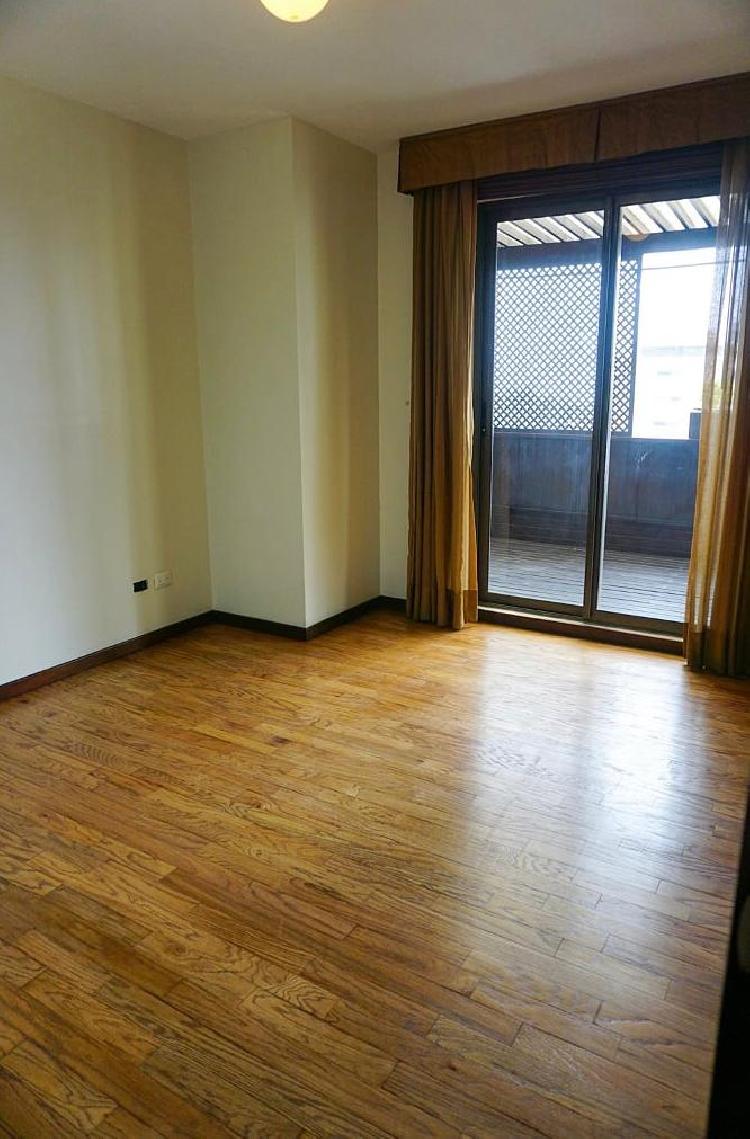 Venta de amplio apartamento, Edificio Plenum zona 14 - Miniatura 16