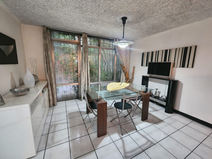 Venta de casa en Jardines de La Asunción, zona 5. - Miniatura 2