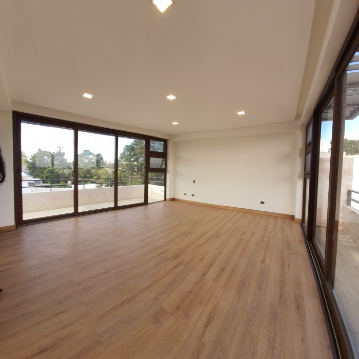 Amplia Casa de 4 habitaciones en Venta Vista hermosa 1 - Miniatura 14