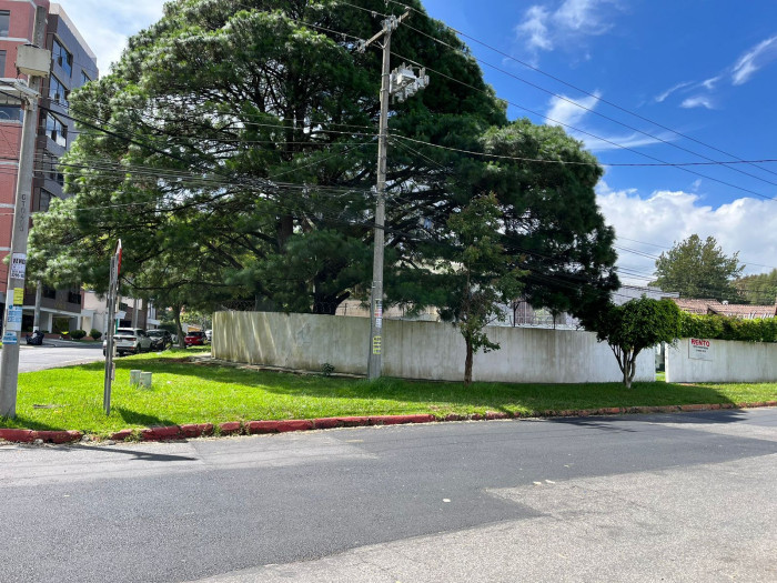 Casa en renta (para uso comerical), en VH I zona 15 - 19