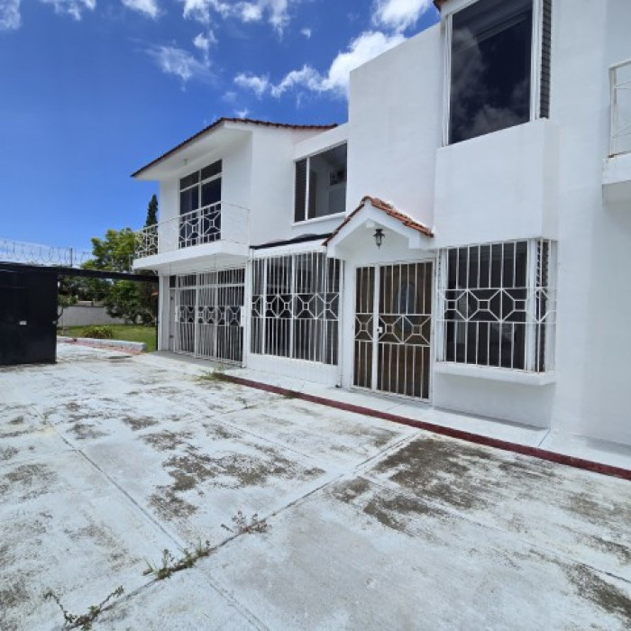 Casa con Amplio Terreno en Venta Bulevar San Cristóbal