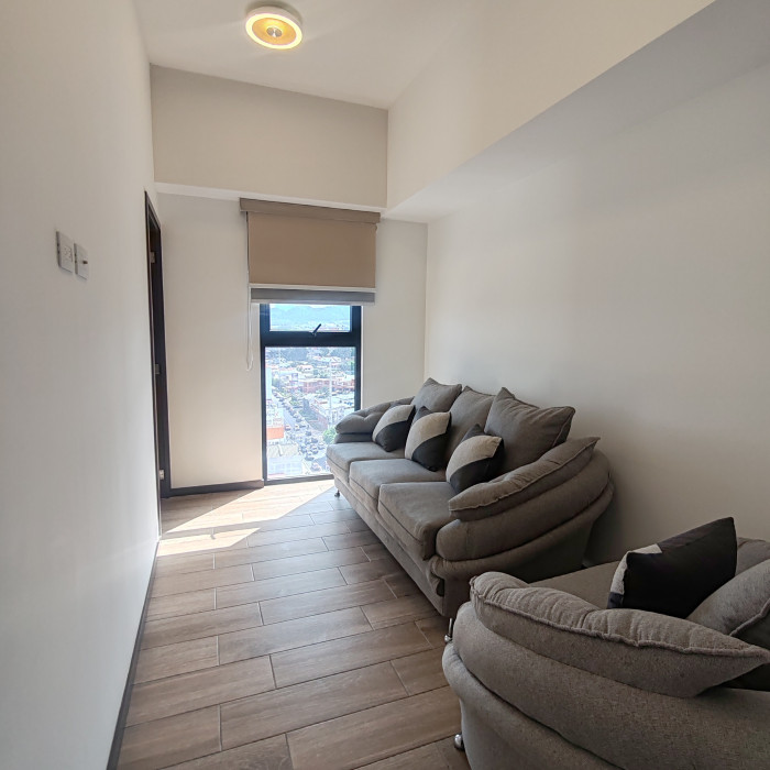 Apartamento Amueblado en Renta en Zona 11 Altaire - Miniatura 7