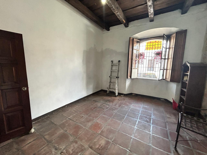 SE RENTA LOCAL EN EL CENTRO DE ANTIGUA