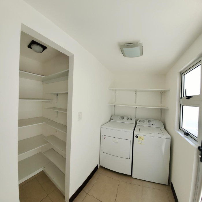 Apartamento de 2 niveles en Renta en zona 11 - 4