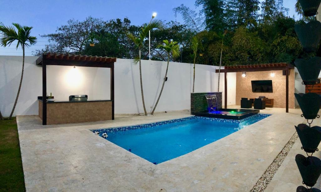 VENTA CASA CON PISCINA EN PROYECTO CERRADO — foto 2