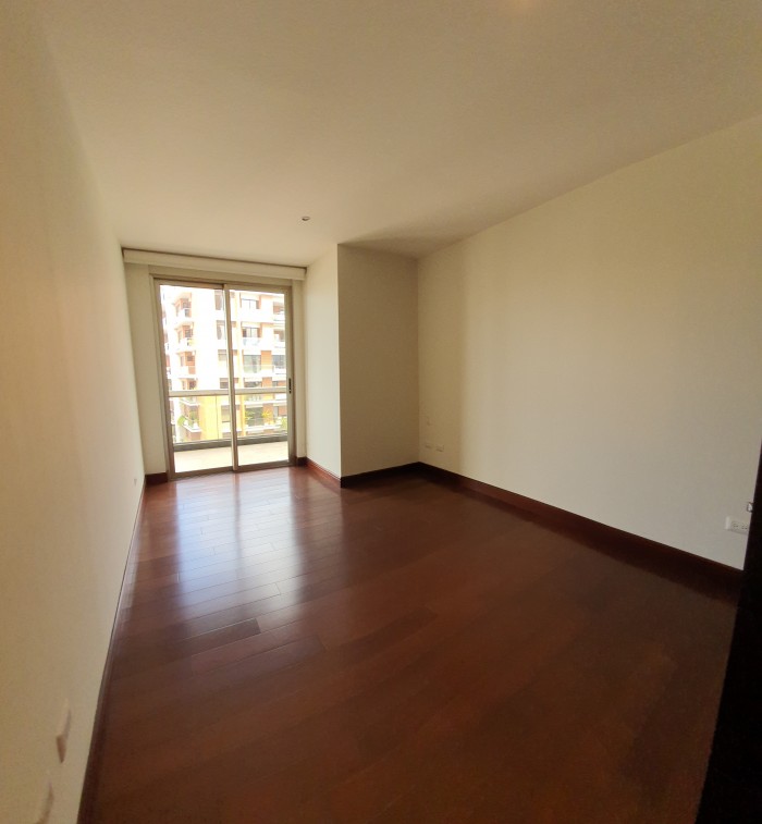 Alquilo Apartamento con 160Mts en Tiffany Zona 14 - Miniatura 9