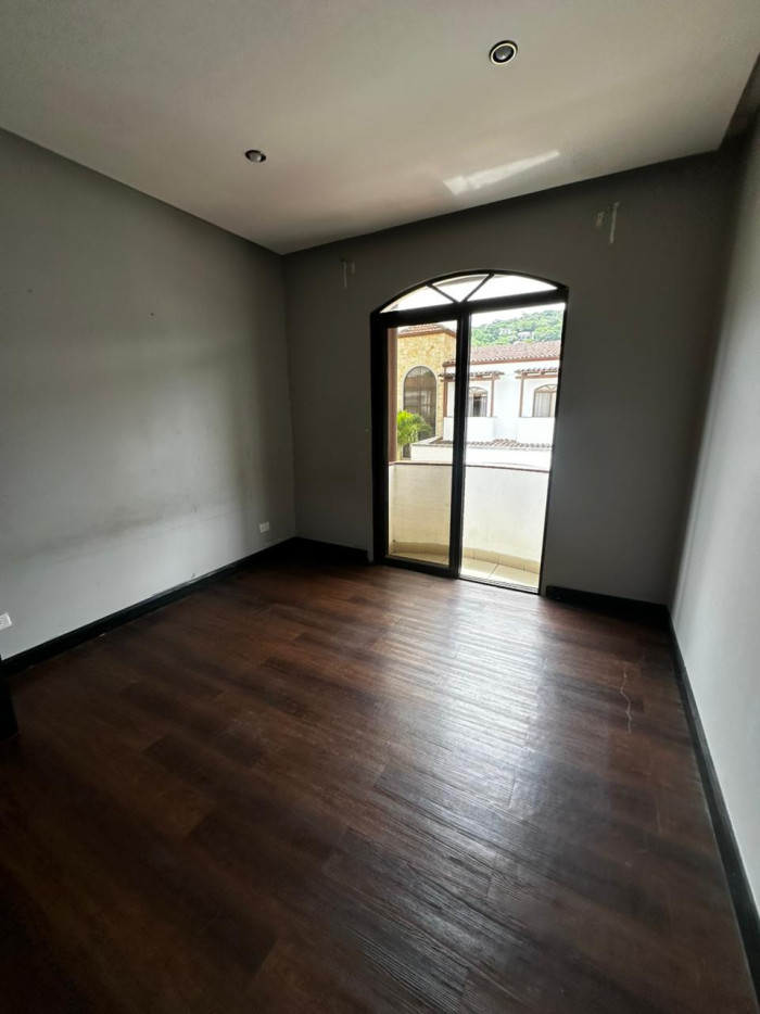 Hermosa Casa en Venta en Pozos de Santa Ana - 8